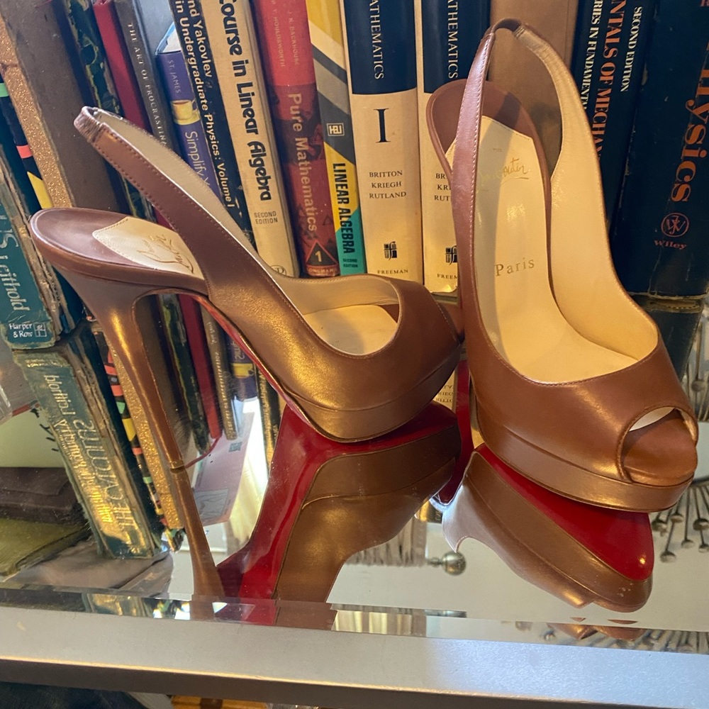 Brand new authentic Christian louboutin size 7 camel slingback never used